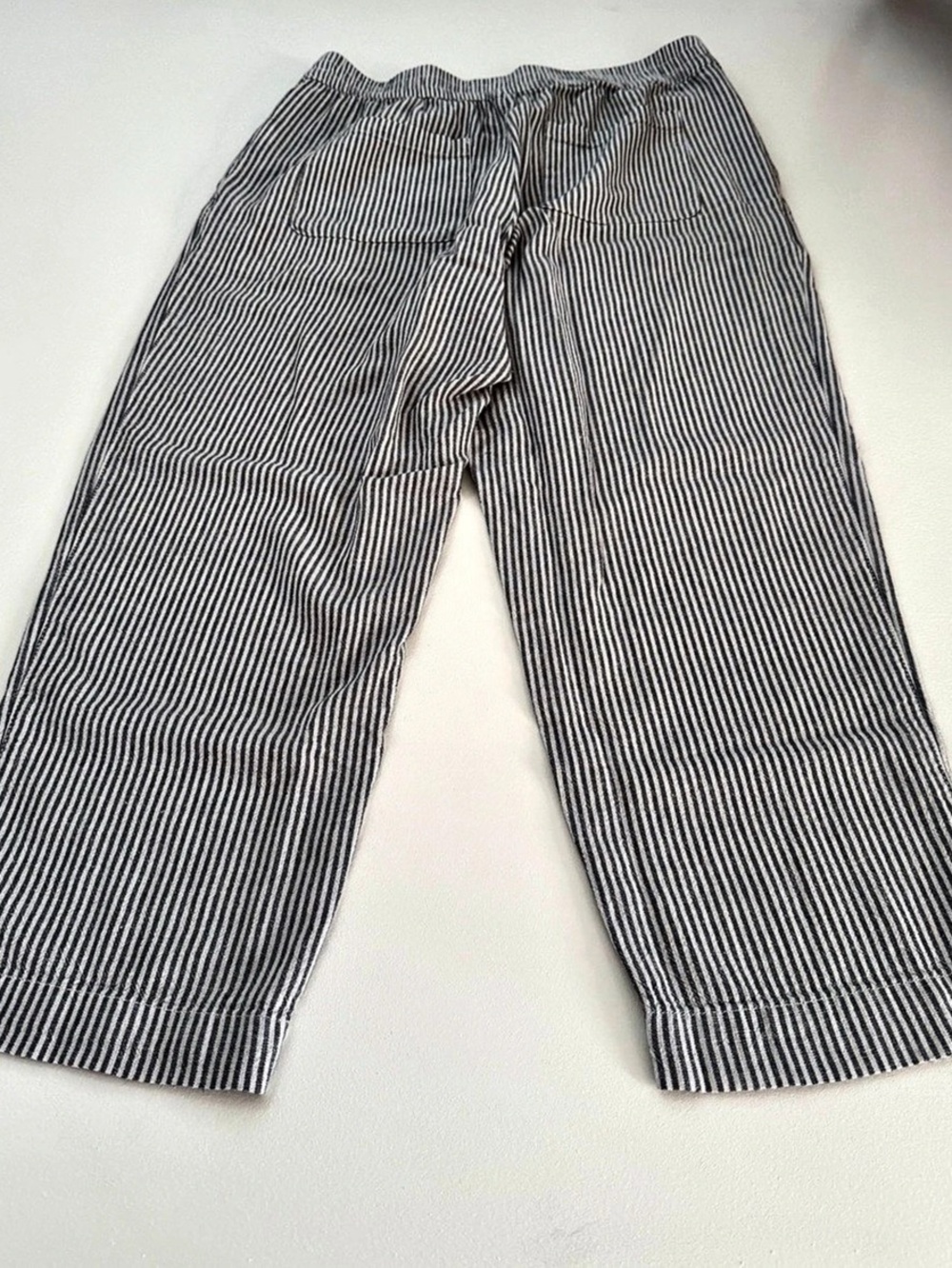 Old Navy Straight Comfort Waistband Pants Striped Wide Leg Pants in Gray & White